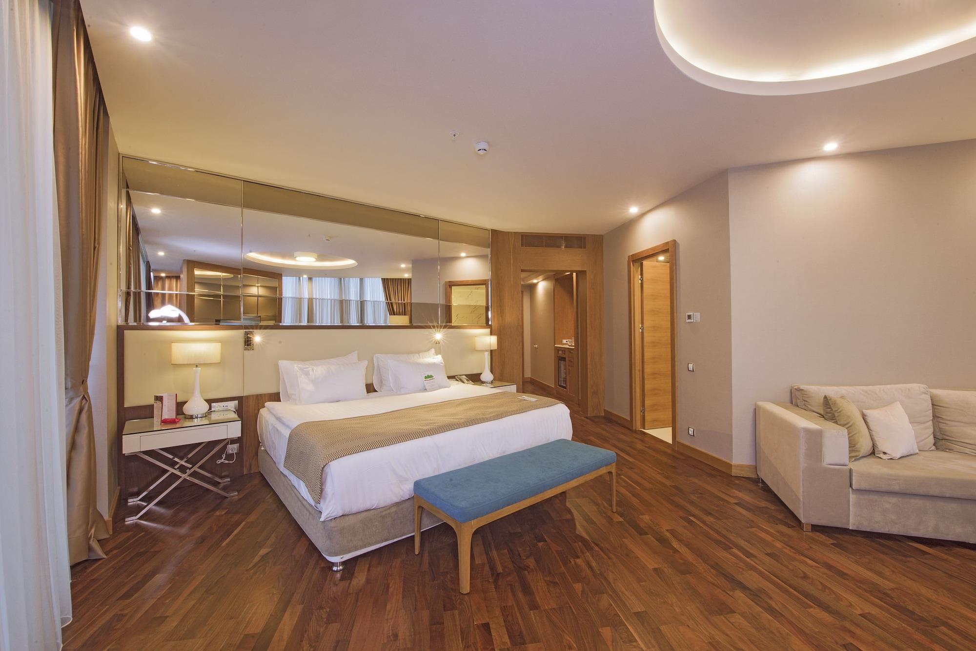 Ramada Plaza By Wyndham Konya Hotel Exterior photo